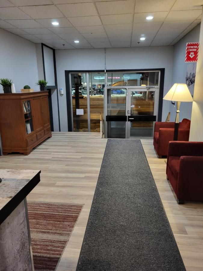 Hotel Sigma Вал-д'Ор Екстериор снимка