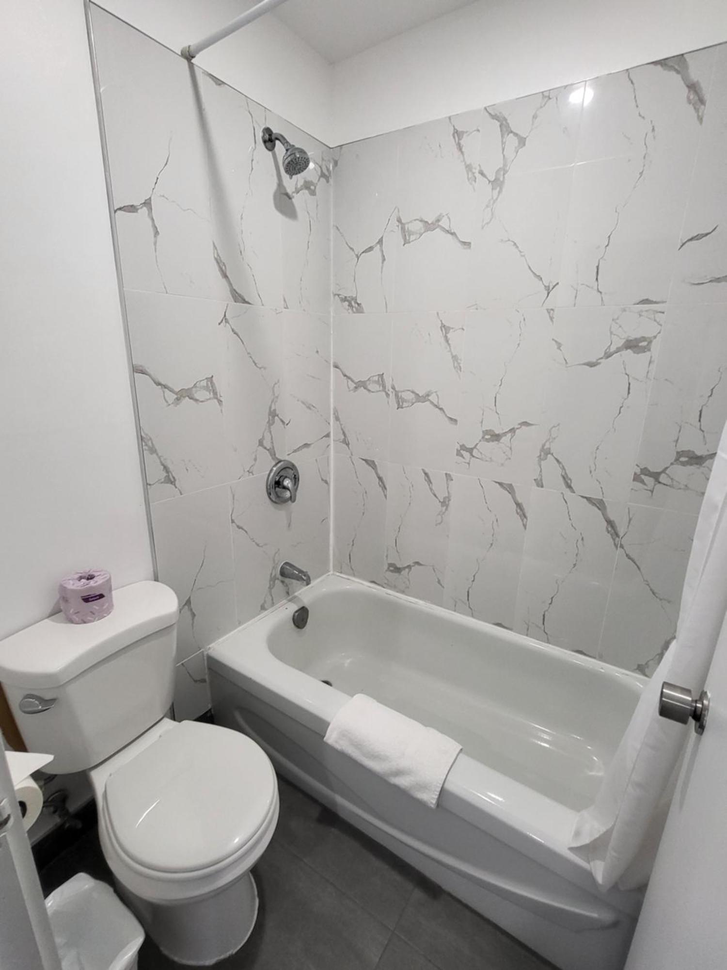 Hotel Sigma Вал-д'Ор Екстериор снимка